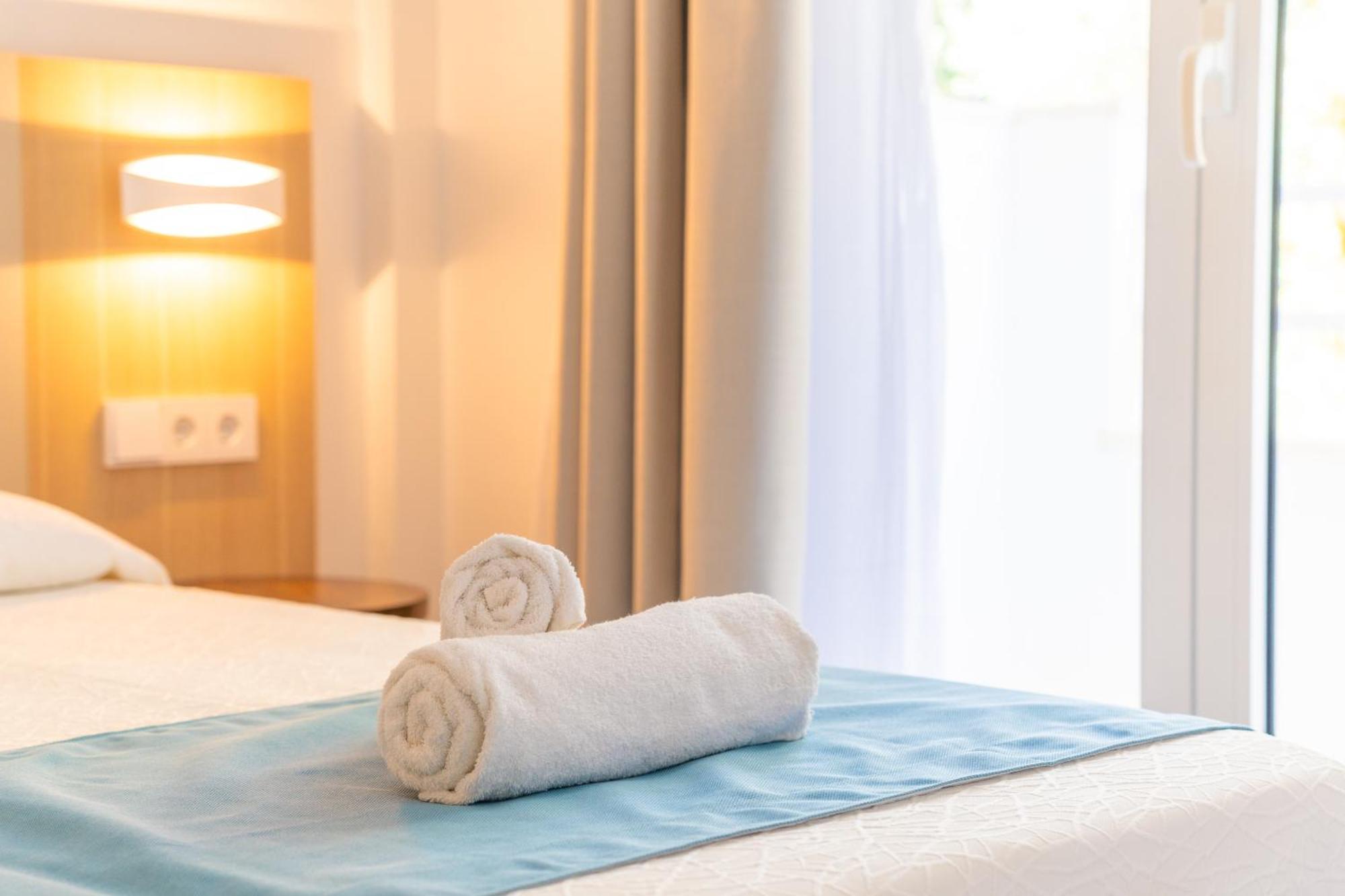 Apartamentos Massanet カニャメル エクステリア 写真